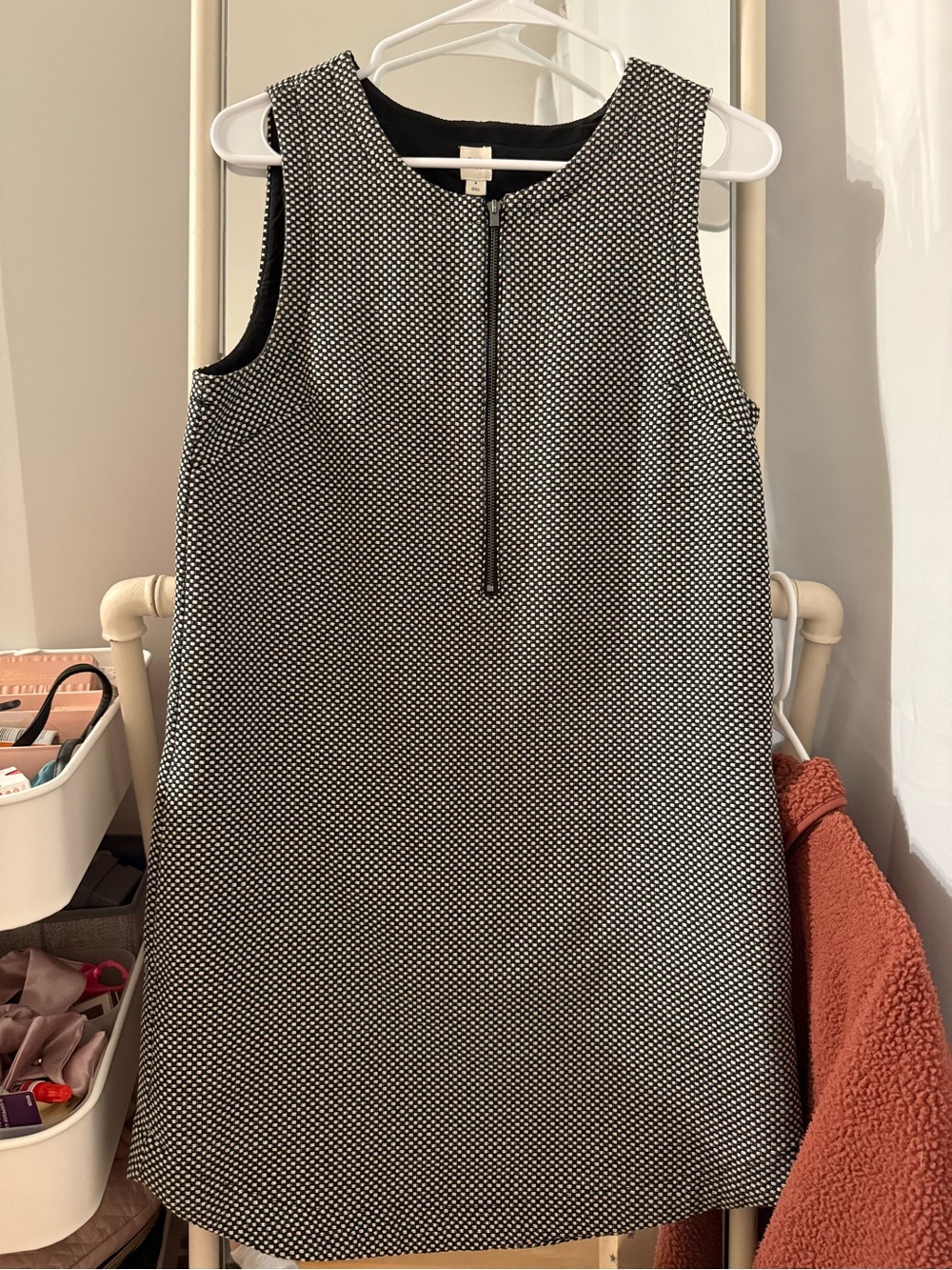 GAP Black & White Sleeveless Zip-Front Shift Dress